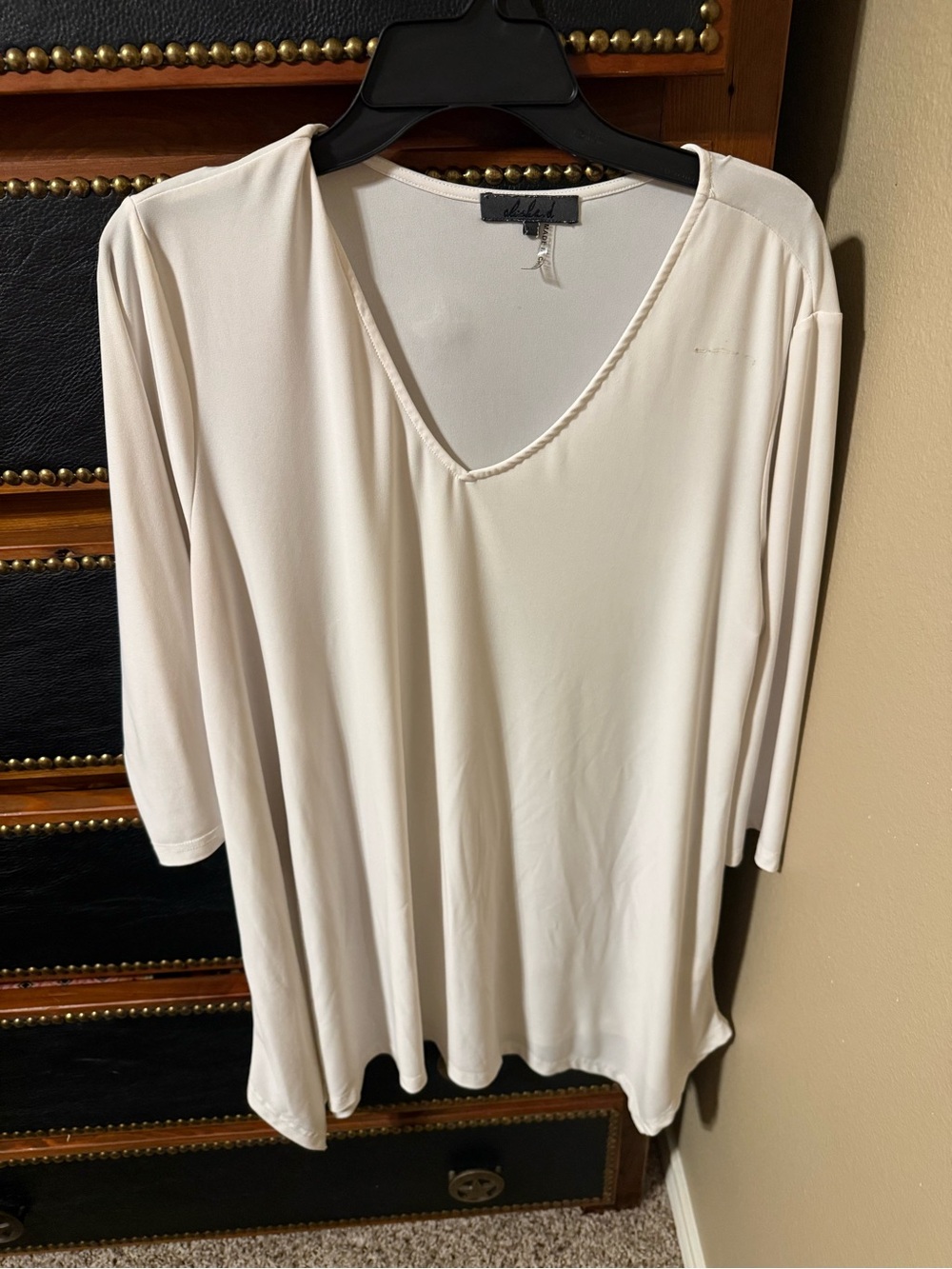 Alisha.d Cream V-Neck Long Sleeve Tunic